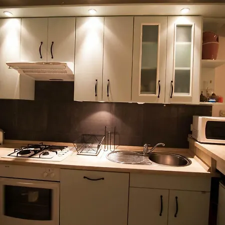 Arboretum Apartment *