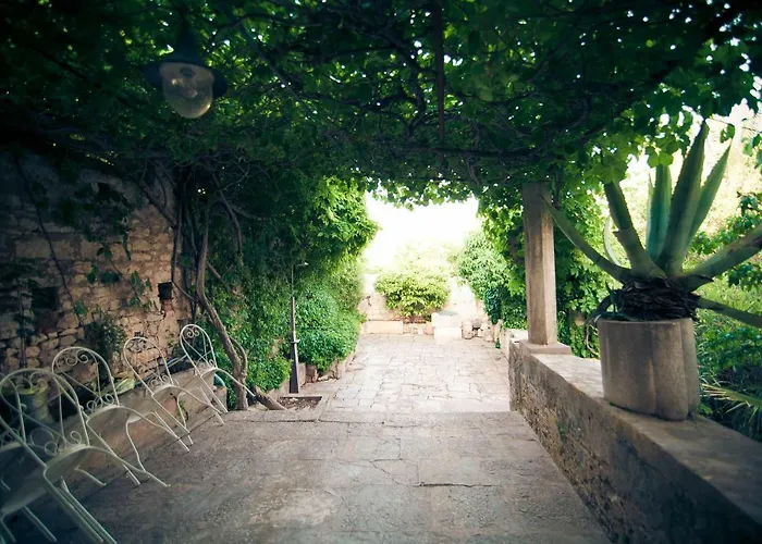 Arboretum *